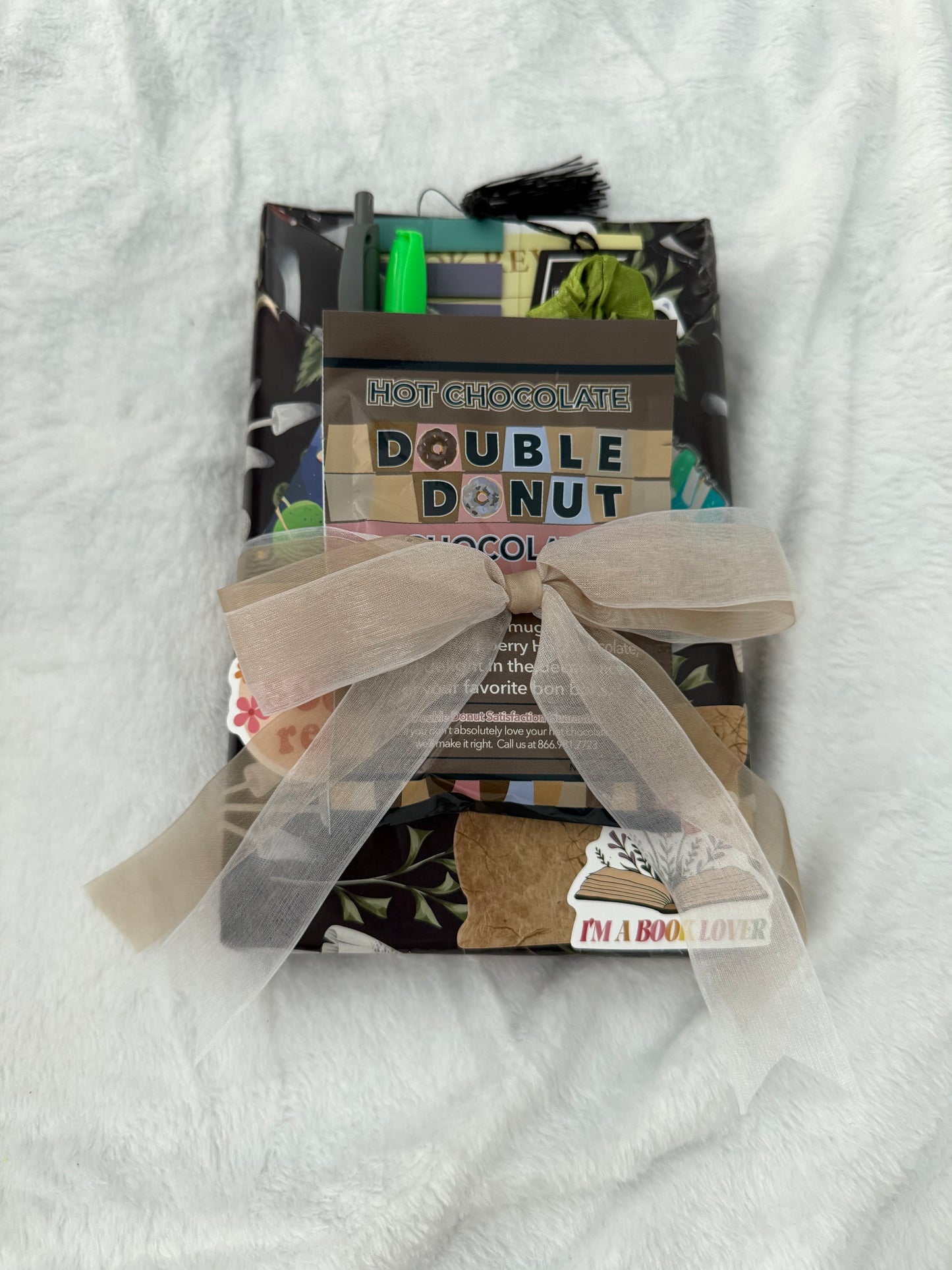 Blind Date With A Book Deluxe Paperback Edition