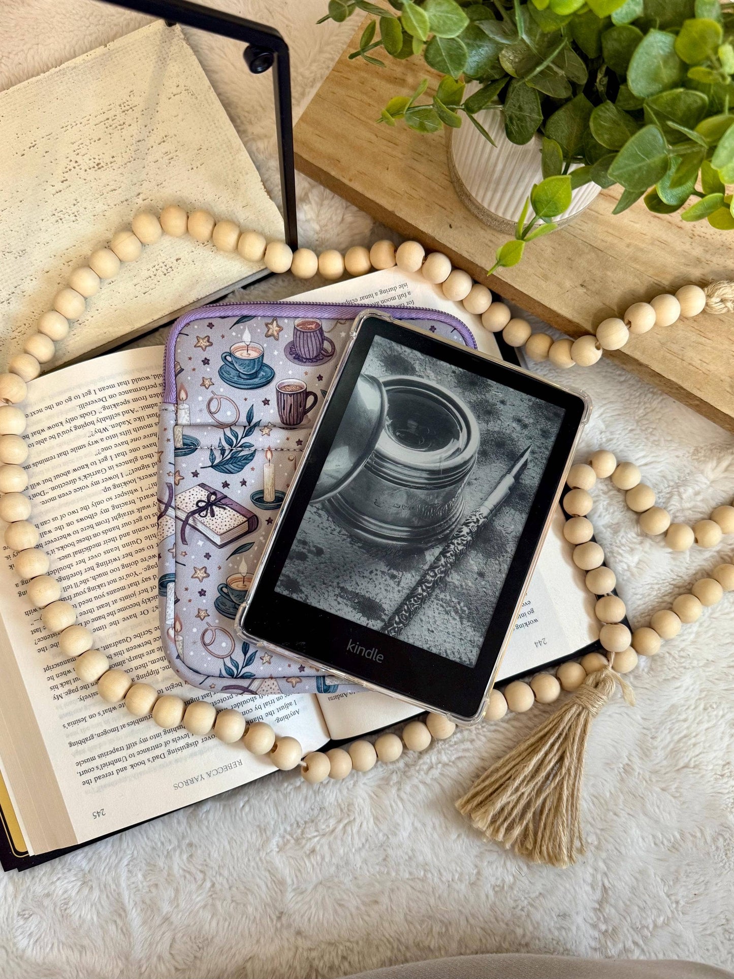 Kindle Sleeve with Reading and Bookish Design