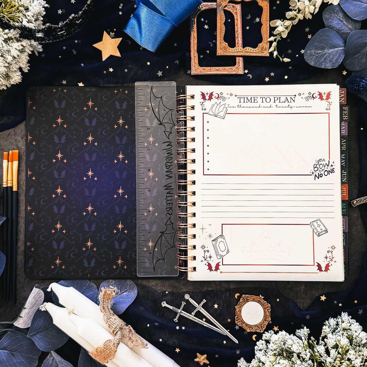 A Court of Thorns and Roses: Velaris 2027 Weekly Planner, Personal Organizer