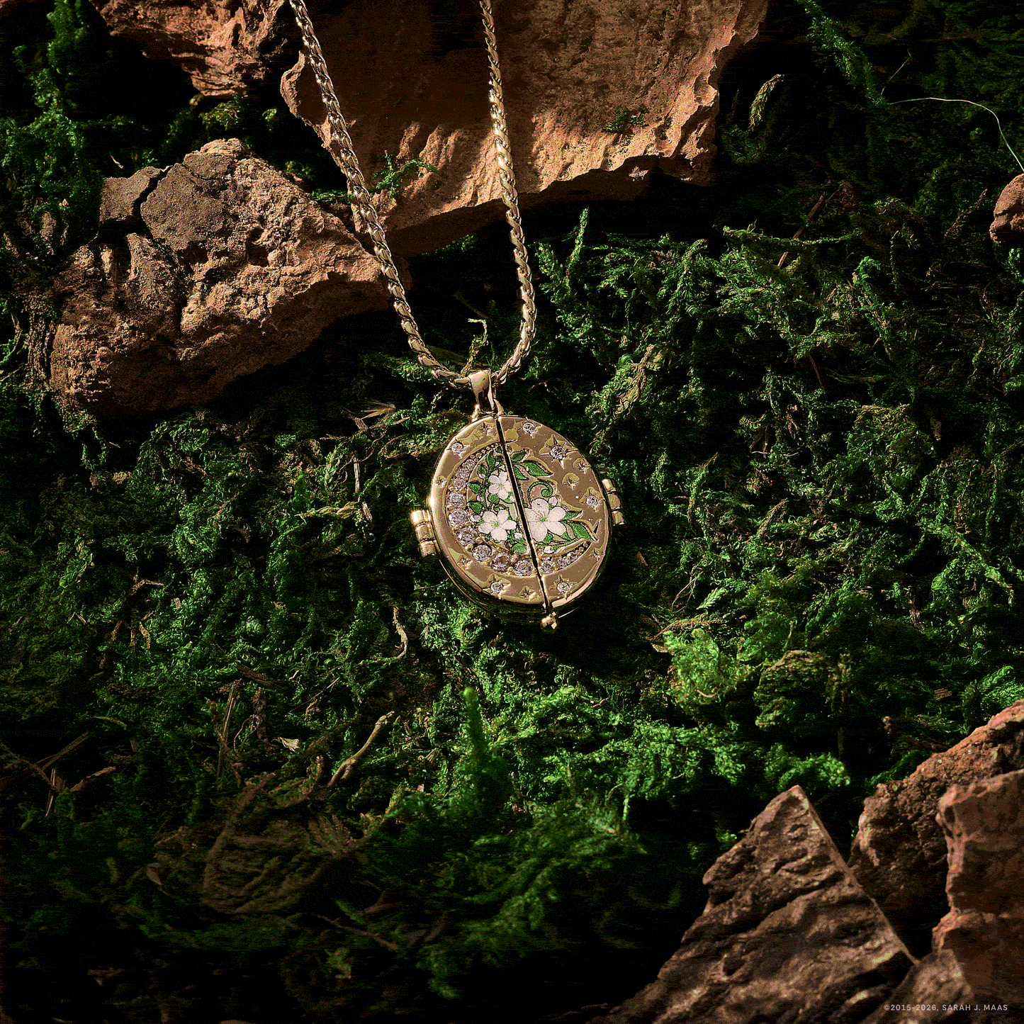 A Court of Thorns and Roses "There You Are" Locket Necklace - Silver