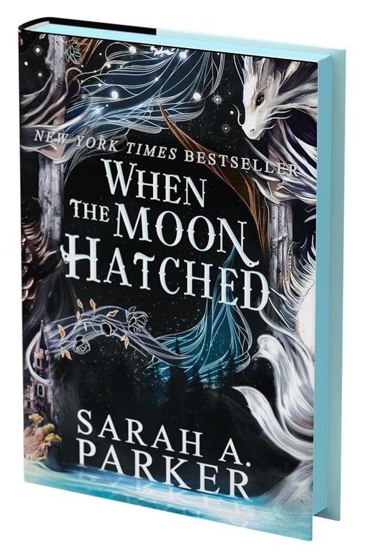 When the Moon Hatched: A #1 New York Times Bestselling Spicy Fantasy Romance of Fae Assassins and Dragon Moons