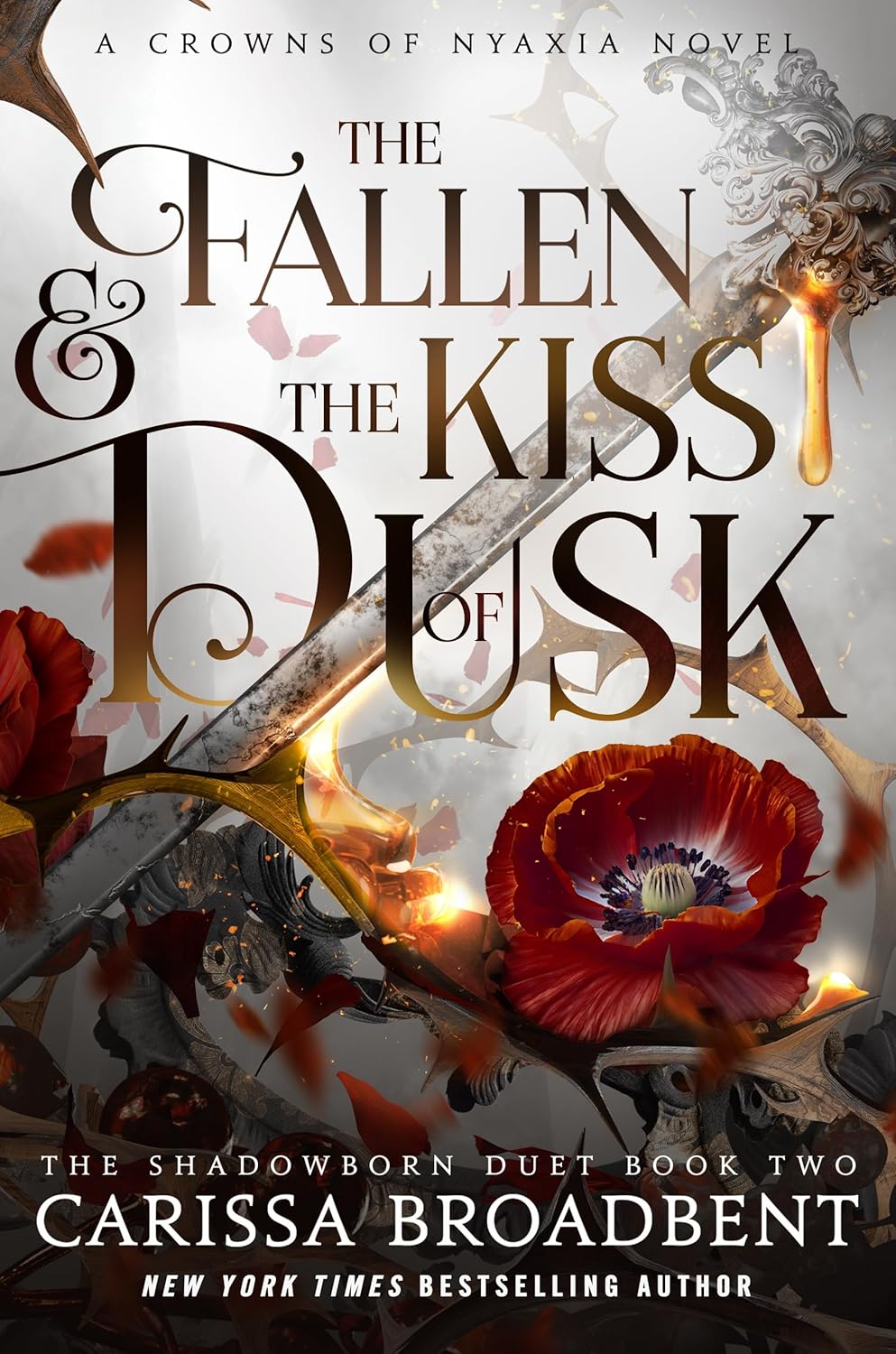The Fallen & the Kiss of Dusk: The Shadowborn Duet, Book Two (Crowns of Nyaxia, 4)