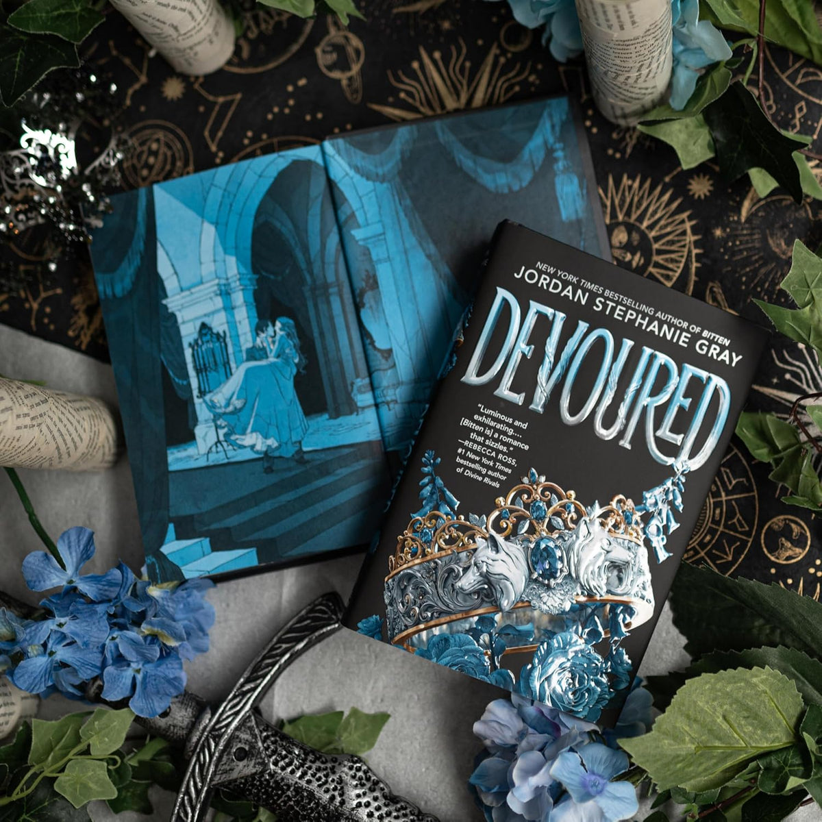 Devoured (Deluxe Limited Edition): A Bitten Novel (Volume 2)