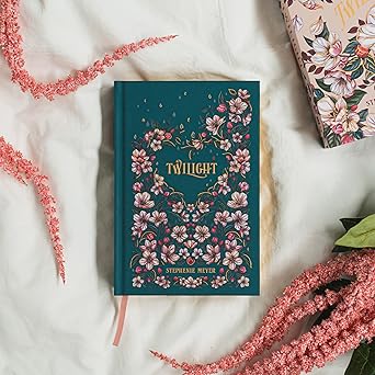 Twilight: Deluxe Collector’s Edition (The Twilight Saga)