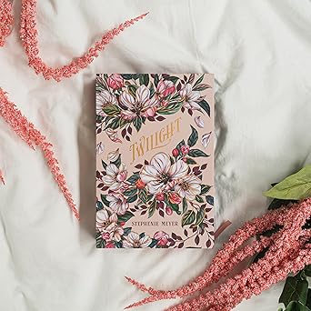 Twilight: Deluxe Collector’s Edition (The Twilight Saga)