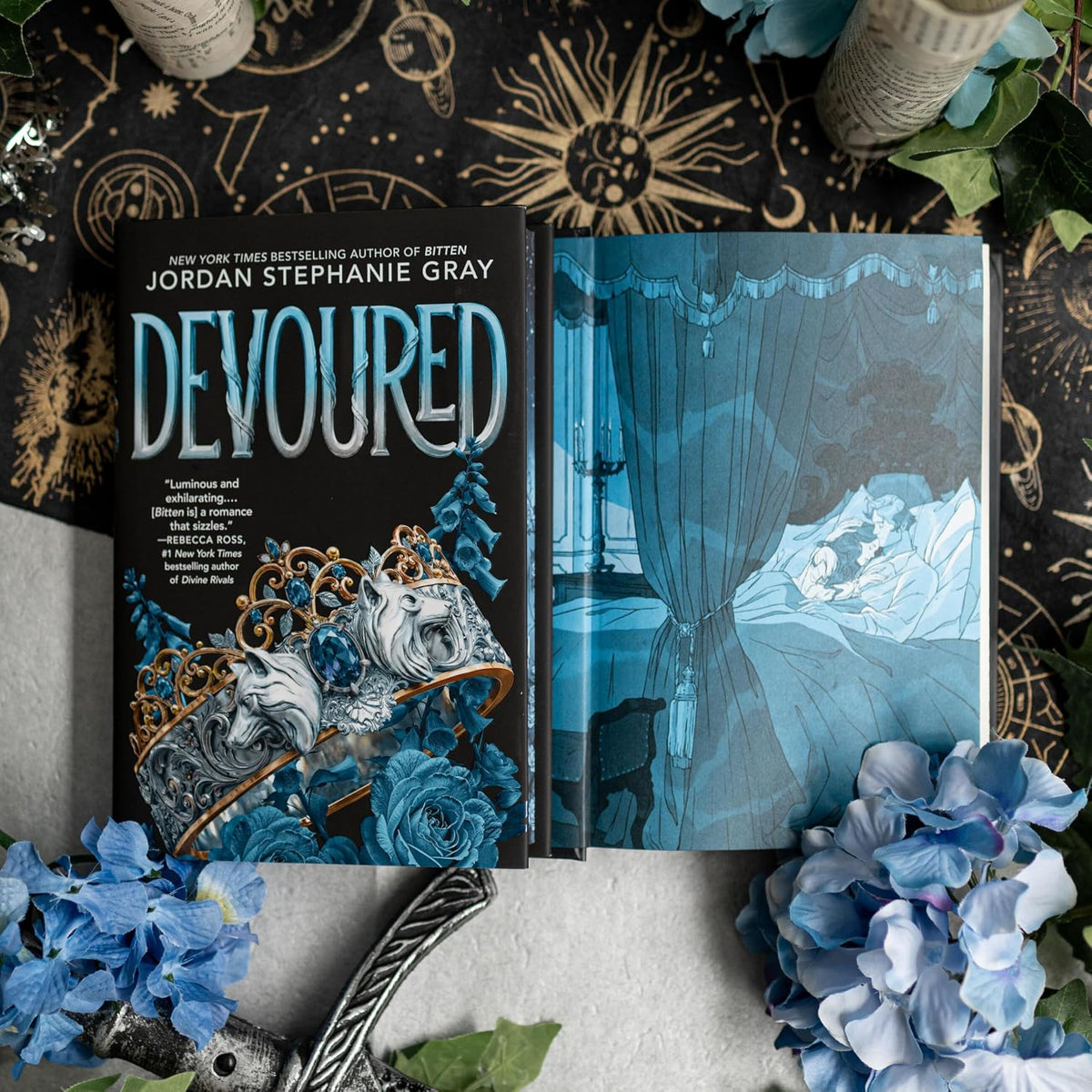 Devoured (Deluxe Limited Edition): A Bitten Novel (Volume 2)