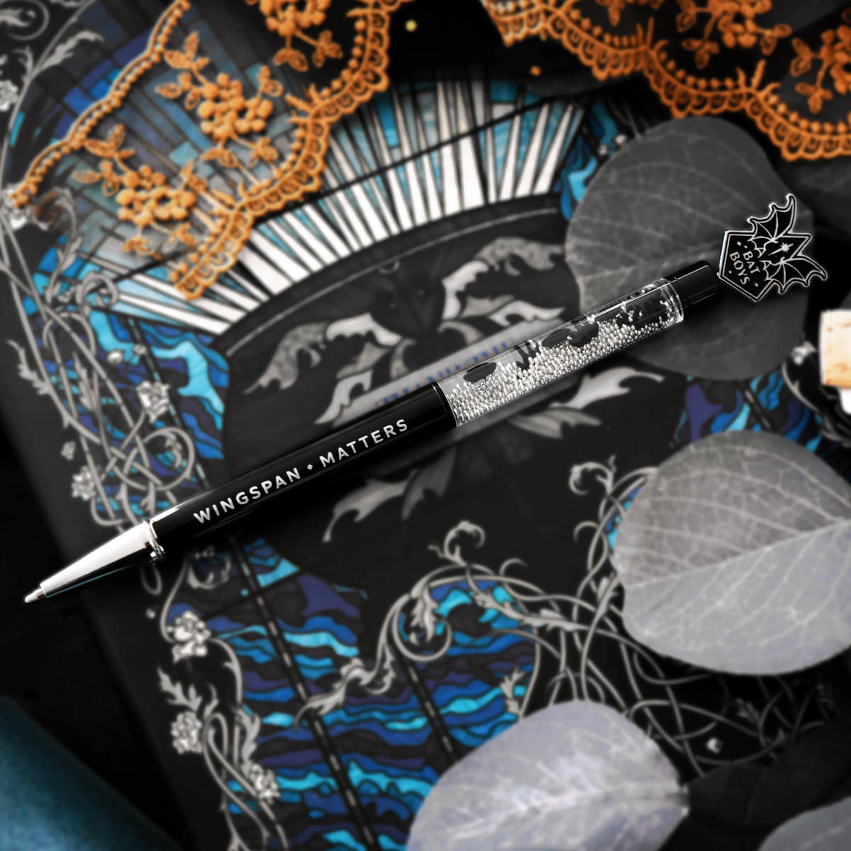 A Court of Thorns and Roses: Bat Boys Pen