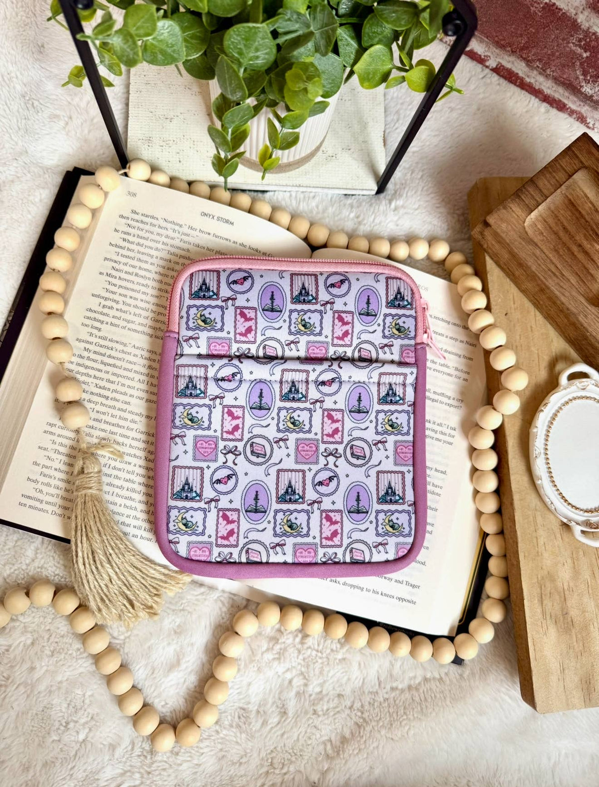 Dragon Reading Kindle Sleeve |Kindle Sleeve |Kindle Storage