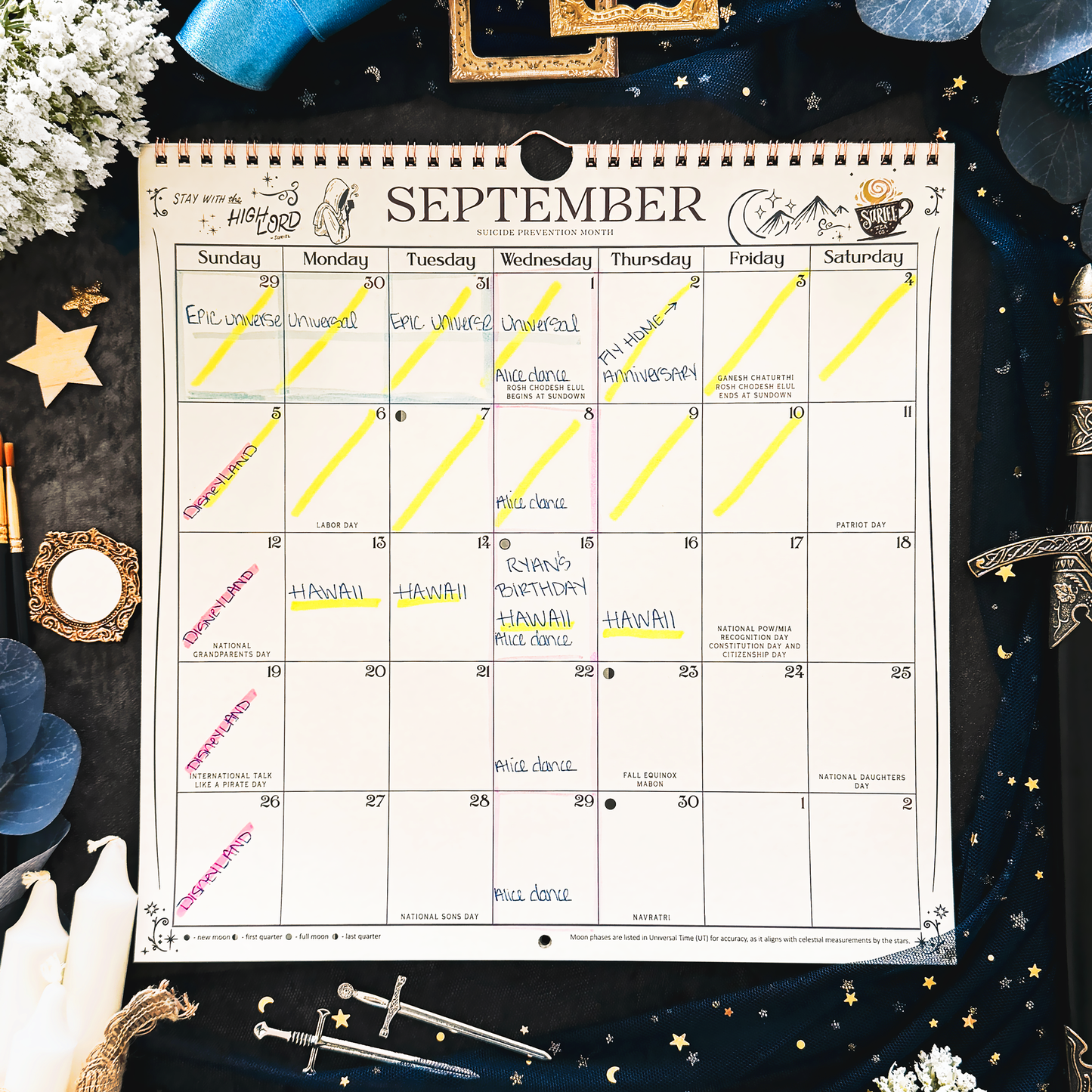 A Court of Thorns and Roses: Velaris 2027 Spiral Wall Calendar